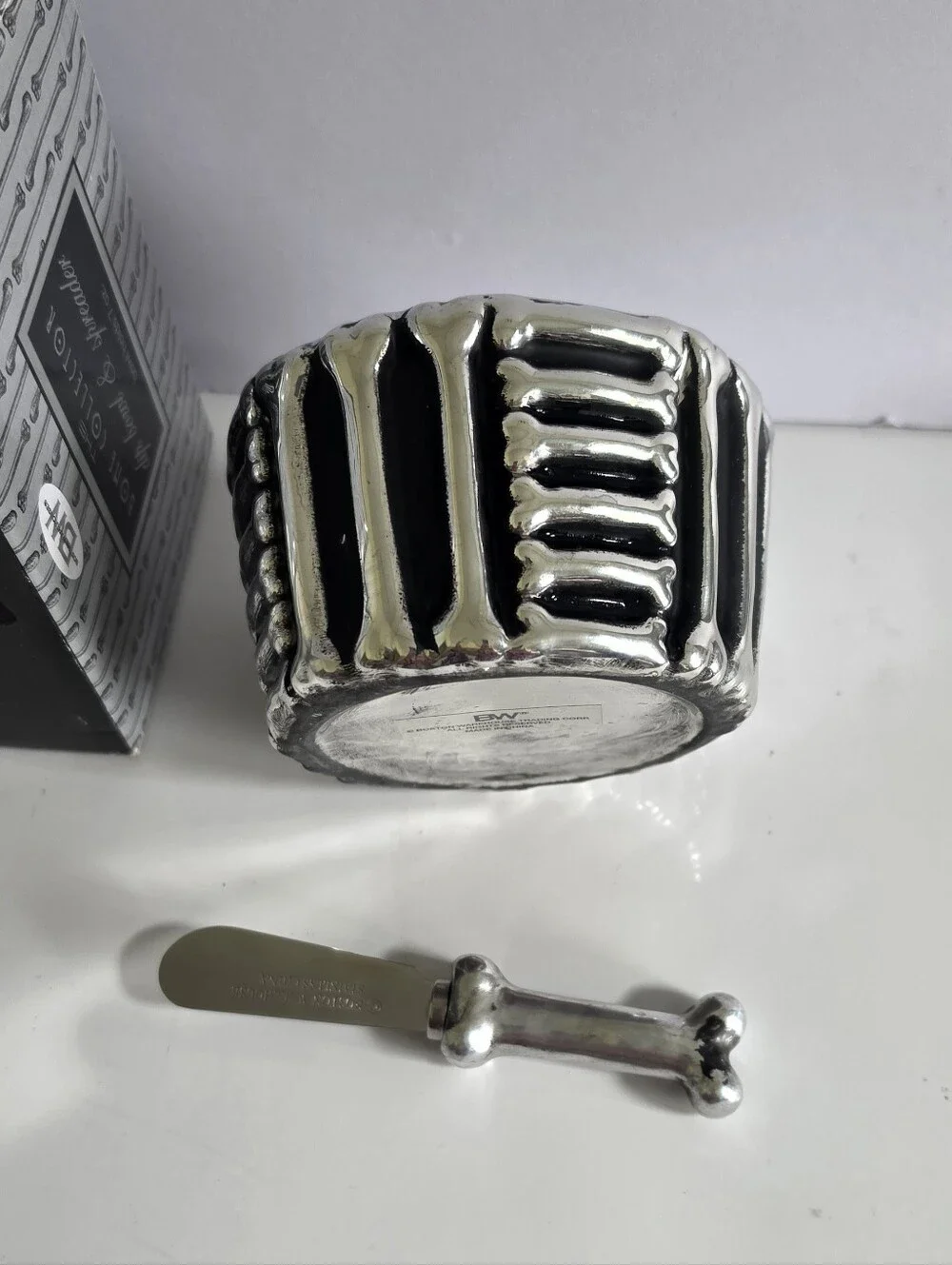 The Bone Collector Dip Bowl & Spreader - Silver and Cream